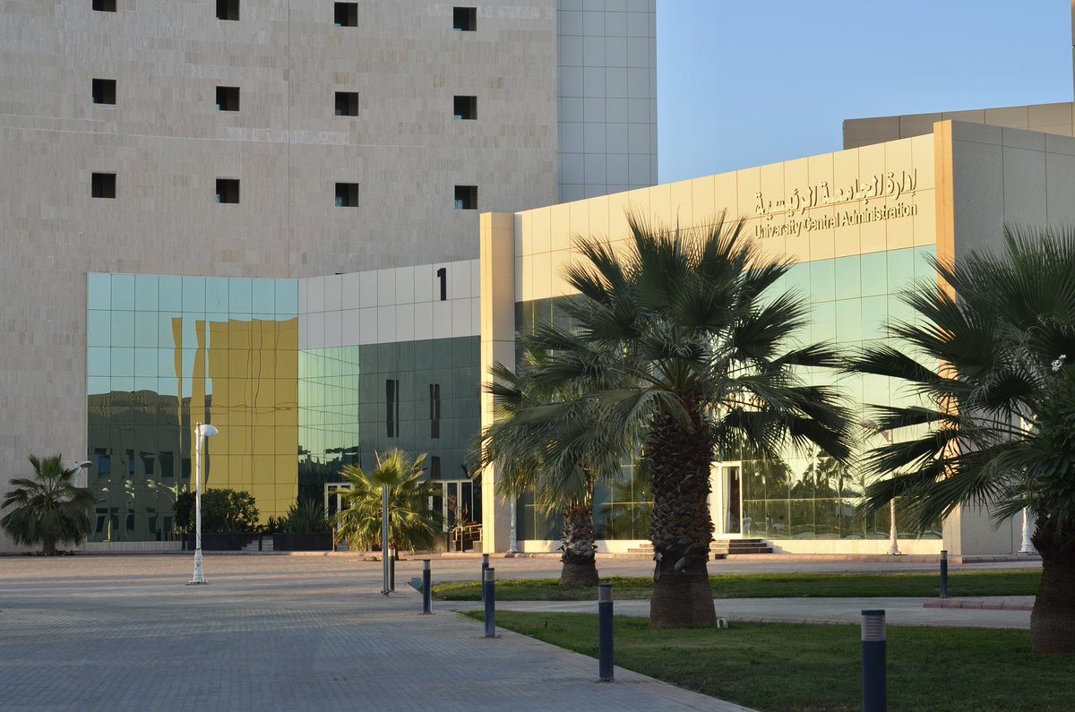 Najran_Univers's tweet photo. أطلقت أوقاف جامعة نجران، بالتعاون مع اللجنة الدائمة للشهادات الاحترافية، مبادرة "نخبة" للشهادات الاحترافية؛ بهدف تمكين الكفاءات الوطنية من الوصول إلى الشهادات المهنية المعتمدة وتعزيز جاهزيتها لسوق العمل. وتأتي المبادرة انطلاقاً من رسالة الأوقاف في الاستثمار في الإنسان وتنمية رأس المال المعرفي، بما يسهم في دعم التنمية المهنية ورفع كفاءة الموارد البشرية.🧵