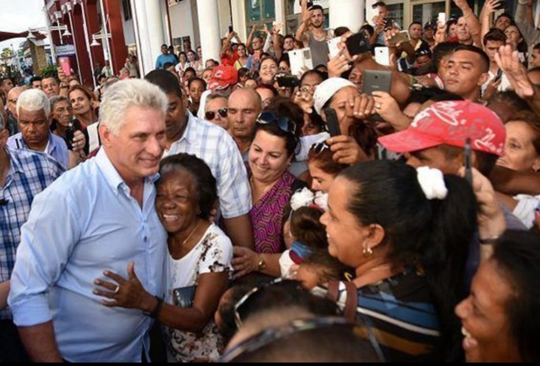 DrRobertoMOjeda's tweet photo. El infame acto de incluir a nuestro Presidente Miguel Díaz-Canel Bermúdez, a miembros de su familia, así como a instituciones, organizaciones de la sociedad civil y empresas cubanas en una lista espuria, ilegítima y unilateral del Gobierno de Estados Unidos, constituye una vil agresión que merece la más enérgica condena.

Esta medida constituyen la más reciente evidencia del plan intervencionista de Washington para presentar a #Cuba como una amenaza a la seguridad nacional estadounidense, justificando así su hostilidad permanente contra nuestra nación.

Desde el más alto sentido del patriotismo, denunciamos esta maniobra injerencista que atenta contra la dignidad y la autodeterminación del pueblo cubano. Cada acción del Gobierno estadounidense dirigida a construir un escenario de conflicto entre los dos países está destinada al rotundo fracaso.

La historia lo ha demostrado: la soberanía de Cuba no se negocia, ni se doblega ante presiones arteras. Frente a cada amenaza contra nuestra independencia, la respuesta será más unidad, más conciencia y más determinación inquebrantable de nuestro pueblo para defender su proyecto de nación libre y soberana.