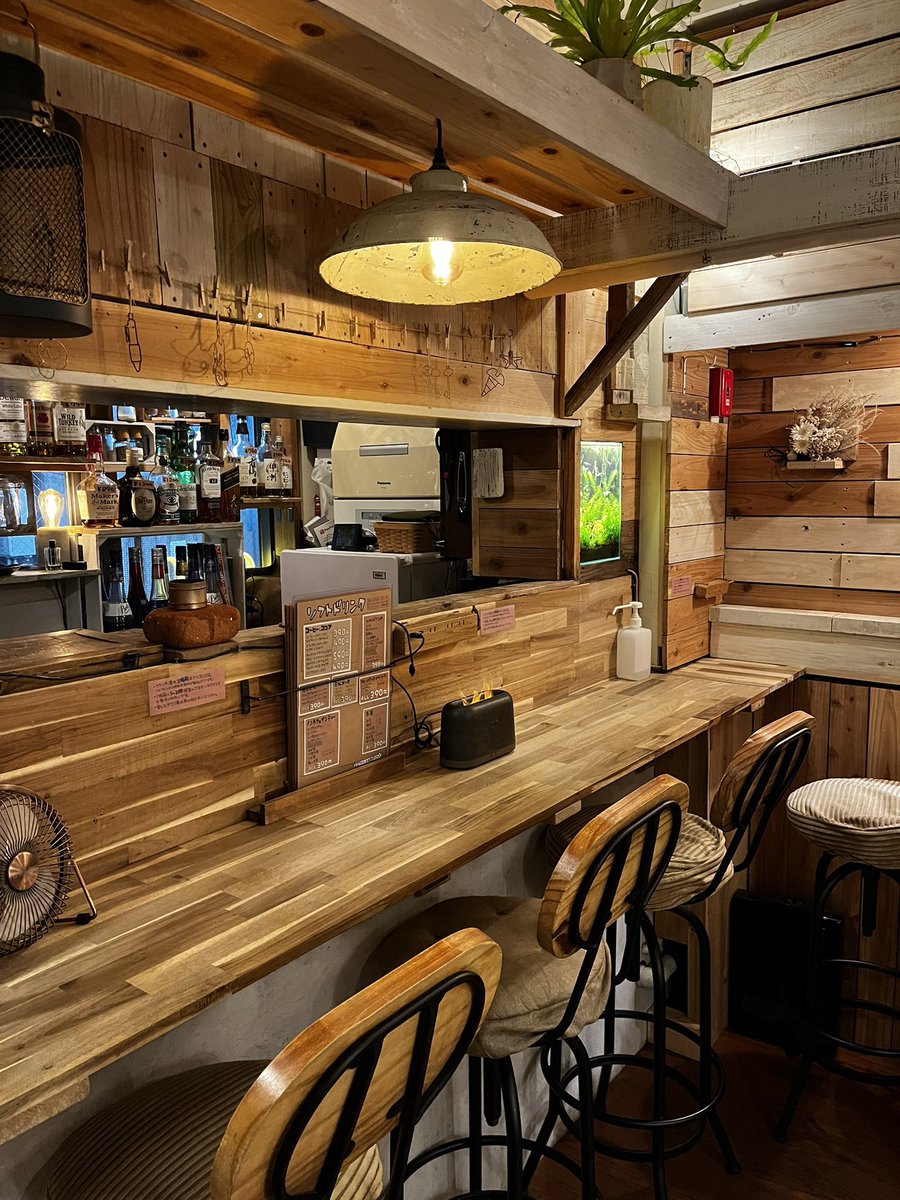 NEGATIVECAFEBAR's tweet photo. 【延長営業】急遽本日は15時〜24時の延長営業に致します。(最終入店22時30分)

#禁煙　#下北沢BAR https://t.co/sT3mZuqMIl