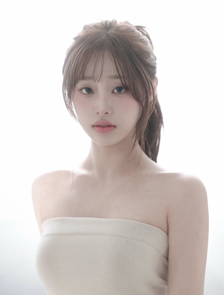 allabtchuu's tweet photo. same face,two different auras 
#츄 #CHUU https://t.co/0LM9gBi7ZJ