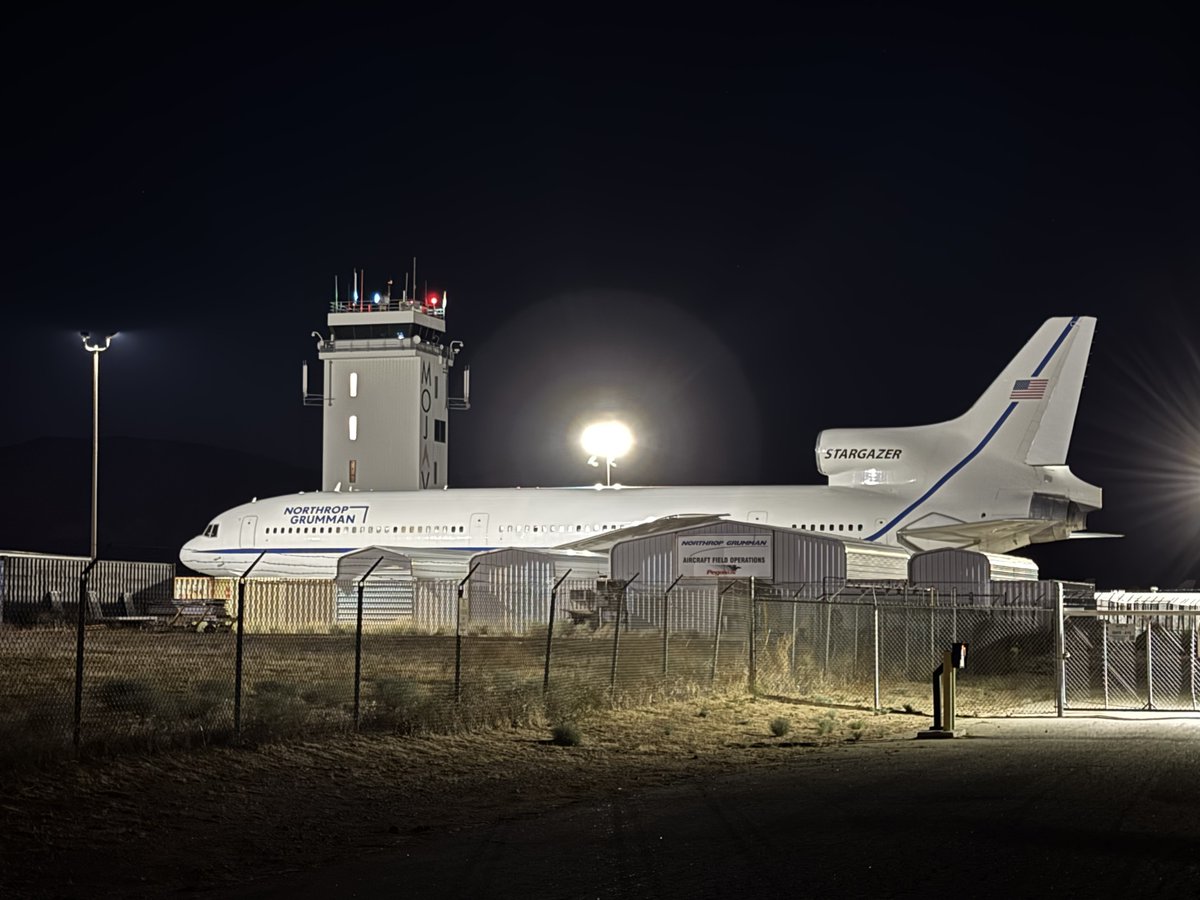JonathanRedman's tweet photo. @DJSnM I was in Mojave last Saturday and the Stargazer L-1011 looked pretty good after 45 Pegasus launch attempts! https://t.co/73W7Q0sSFy
