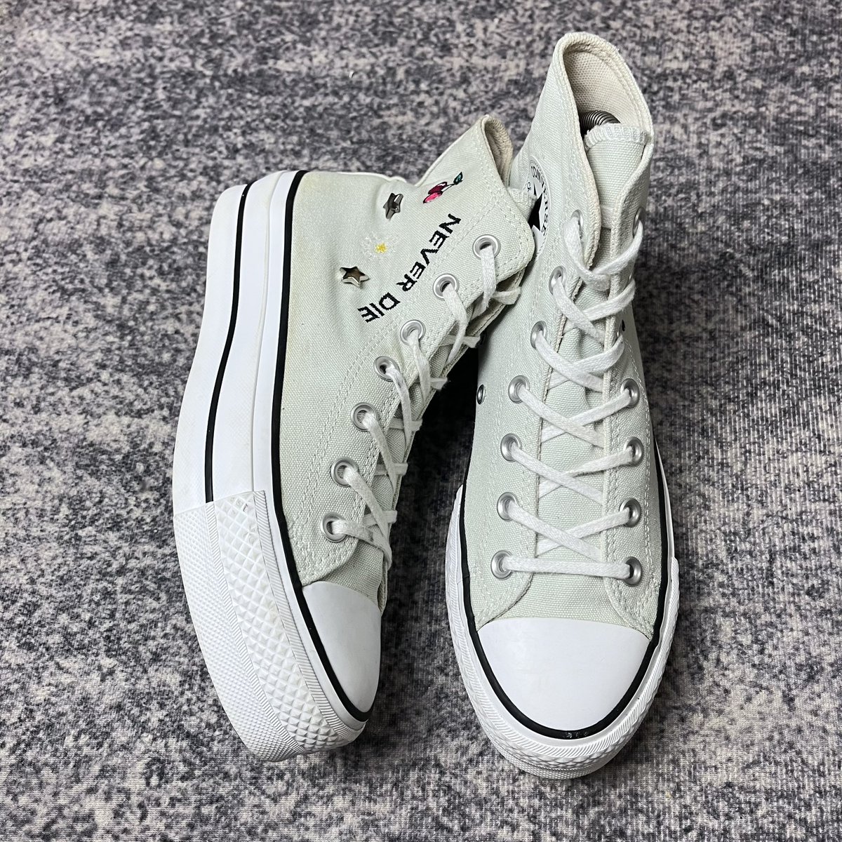 bxe_88's tweet photo. 🥭 Converse all star แท้
Sz.37.5-38/24cm
ราคา 379฿ ส่งฟรี 
น่ารักมาก พื้นสูงด้วยย สภาพดี ซอฟเดิม พื้นเต็ม 

#รองเท้ามือสองของแท้ #รองเท้ามือสอง #รองเท้าของแท้ #รองเท้าผ้าใบ #ส่งต่อรองเท้า #ส่งต่อ https://t.co/02rA36fhTJ