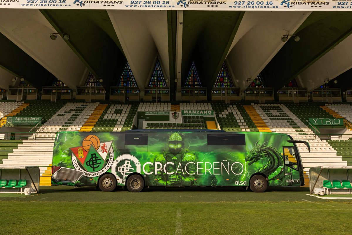 GolSinVAR's tweet photo. Se empeñaron en hacer..

✅La mejor tienda de Primera Federación
✅El mejor autobús de Primera Federación
✅Las mejores mejoras posibles a un estadio de Primera Federación 
✅ Los mejores precios para un nuevo abonado en Primera Federación (110€ sucios euros)

🐲 El @CPCacerenoSAD quiere y merece los 5.000 abonados.