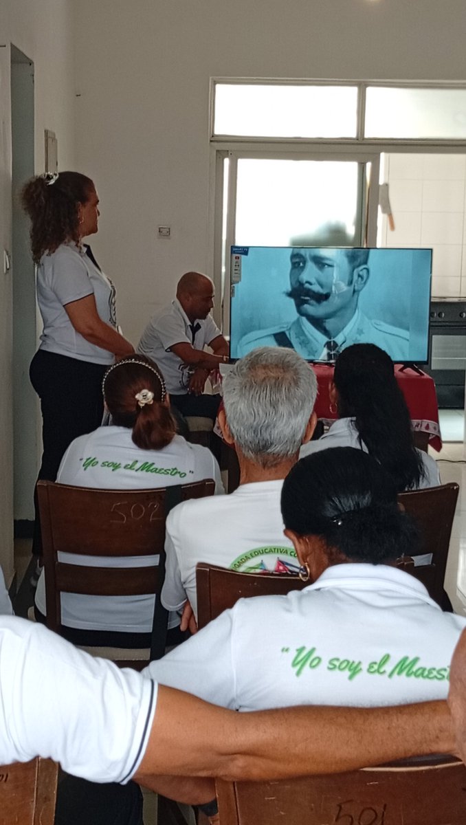 CubanaGe's tweet photo. En el matutino en desarrollo, la Brigada Educativa Cubana recordó las principales efemérides de junio, destacando a Raúl Castro Ruz, Antonio Maceo y Ernesto Che Guevara entre otras efemérides de vital importancia.
Honrar la historia es defender el futuro. #Cuba #Efemérides https://t.co/Px3nHkUkTl