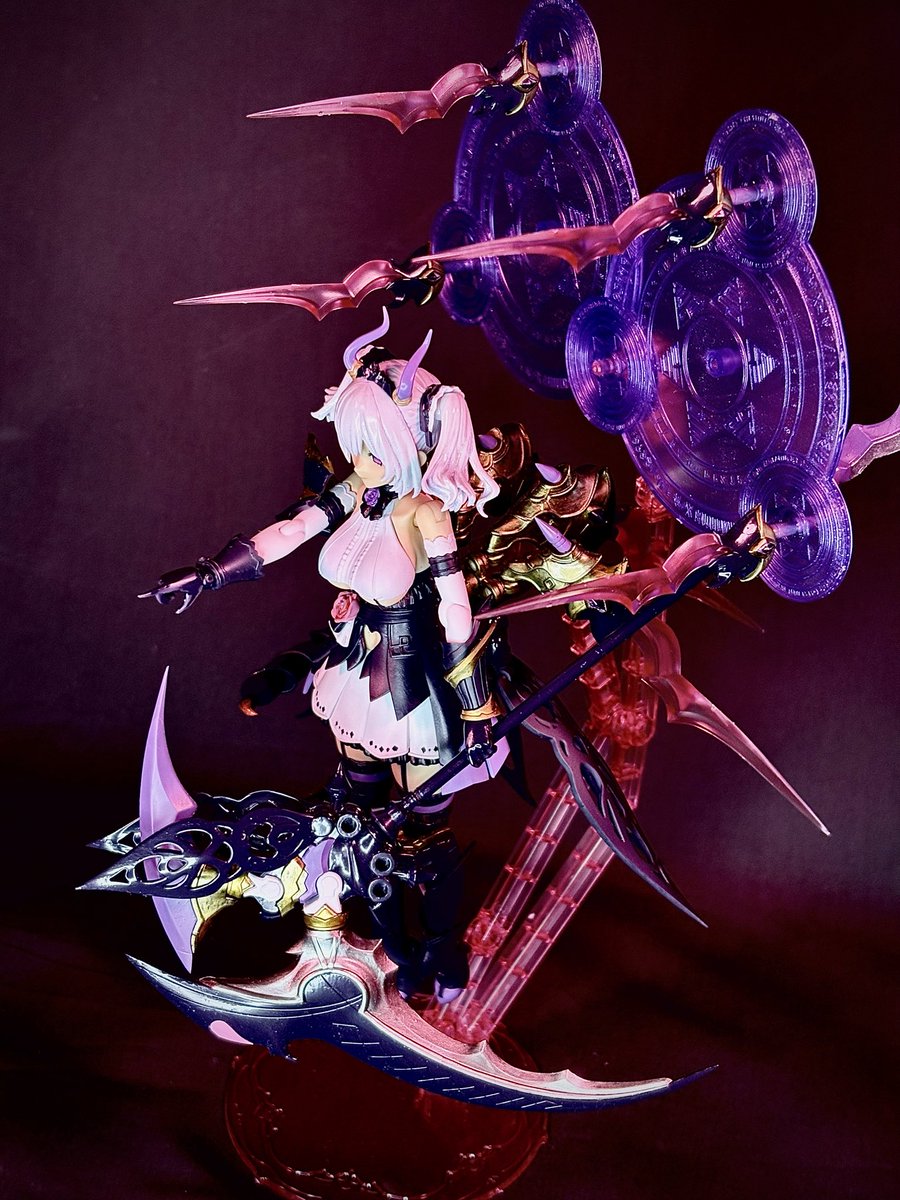VfHangar's tweet photo. アルカナディアシリーズからソフィエラさんです

一目惚れして再販を待っていました
羽根と尻尾の先にワンポイント

「マスター、ずいぶん仲がよろしいようで・・・」
「まっ、待て！落ち着いて！」

#コトブキヤ #アルカナディア #ソフィエラ https://t.co/HNOeWIM84A