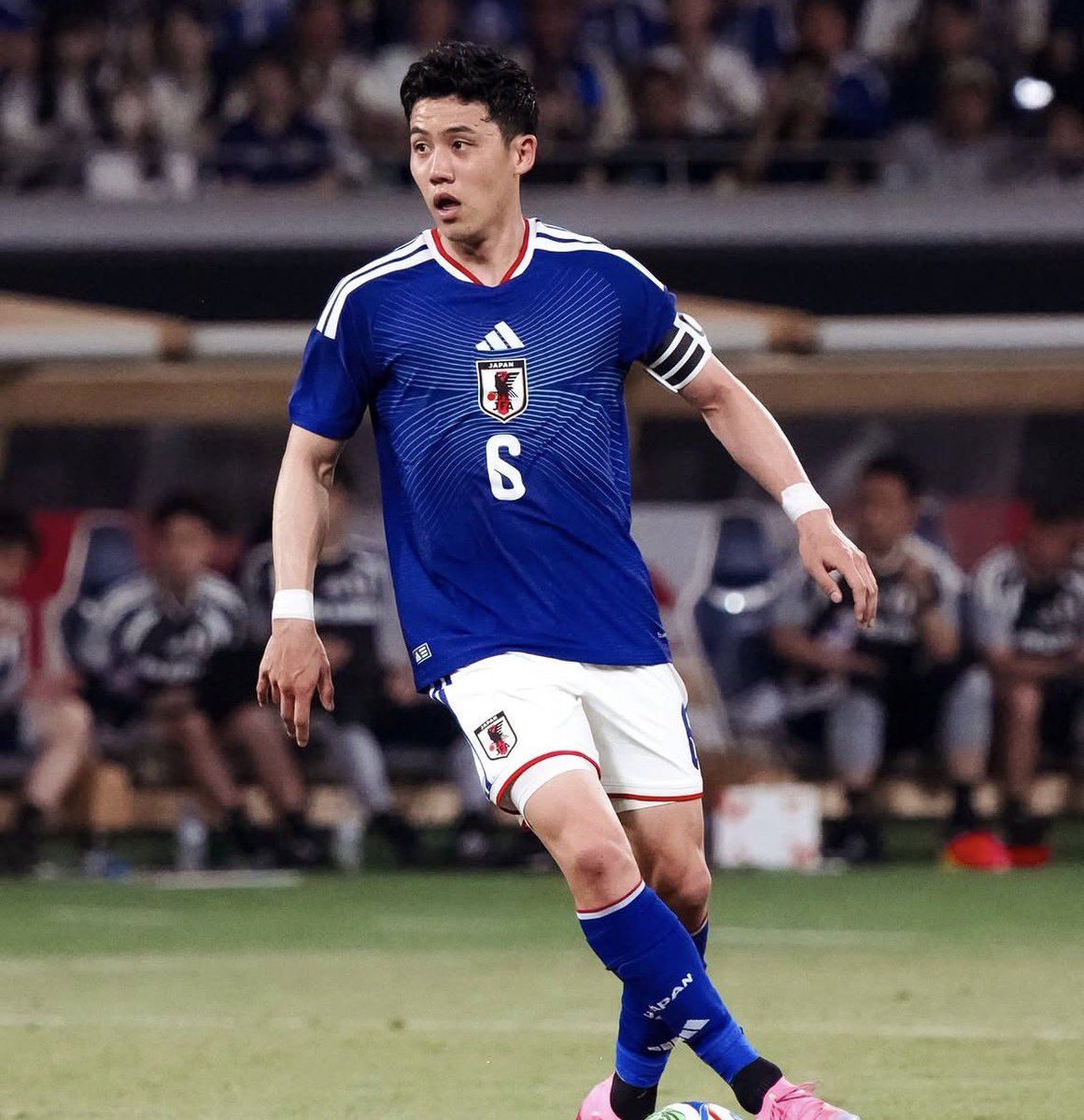 JapaneseFbl's tweet photo. 🇯🇵❌ Day two of World Cup prep and Japan’s captain trained separately due to discomfort. 

Just 45 minutes of football since his injury in February under his belt. https://t.co/LfW78kX5Vp
