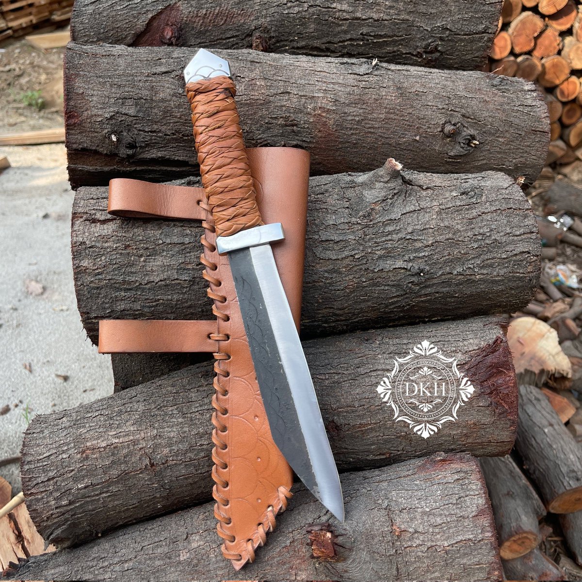 drknivespro's tweet photo. Toferner Seax Knife Hand Made Carbon Steel Seax Knife

https://t.co/k3HkaqYgqo https://t.co/sPHIBWbGzC