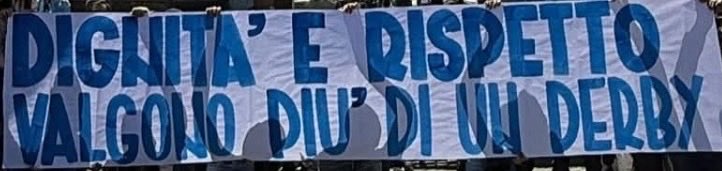 LibbowskiG21's tweet photo. Quando non entrerete per sanzioni o divieti imposti dallo Stato avrete solidarietà, come sempre, il resto sono cazzi vostri e mettere in mezzo la Sud dimostra solo che avete cercato un capro espiatorio, ma del resto quando uno è campione de coerenza… 
Commenti/vomitorio aperto https://t.co/a78UMW7oV7