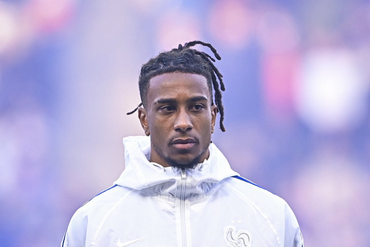 ActuFoot_'s tweet photo. 🚨 JOSÉ MOURINHO A FAIT SAVOIR QU’IL VOULAIT MICHAEL OLISE 🇫🇷 AU REAL MADRID ! 🤍

🗞️ @TeleFootball https://t.co/qGFD0qmaDd