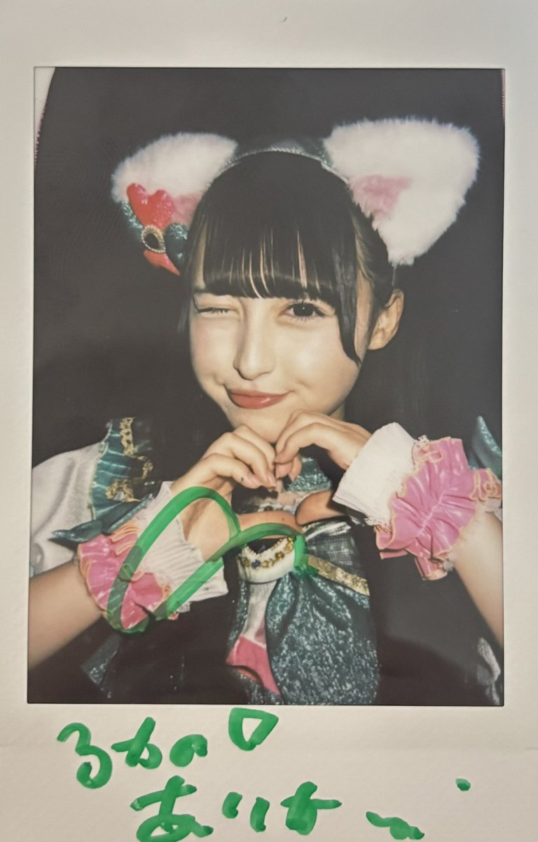 jituhauraaka's tweet photo. TRAVELiFE!2026大阪1Day(6/4)
親指赤いのは光が飛んでるだけ？？
痛そう(T ^ T)
沢山カキカキしてくれてありがとう🐈
今年こそ7/7に短冊書くよ！
 #のあにゃと相思相愛 https://t.co/h2TI8Mi1Vb