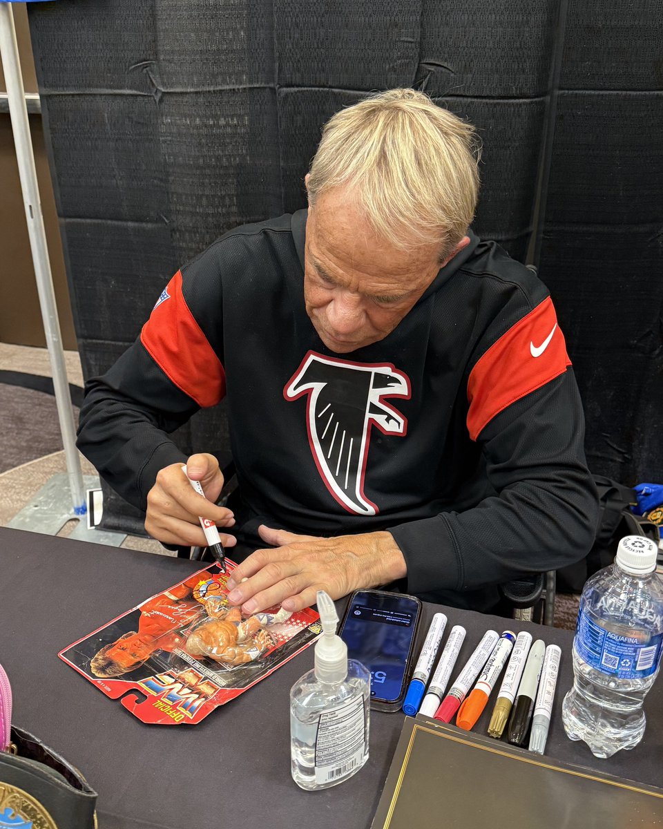 kazgearmania's tweet photo. #FigureFriday
#WWF Hasbro #Funskool 🇮🇳 signed #LexLuger 🪞 It was an honor to see you at #Wrestlecon again this year ✨ Happy belated birthday🎂🎉 https://t.co/JusYN00VTp