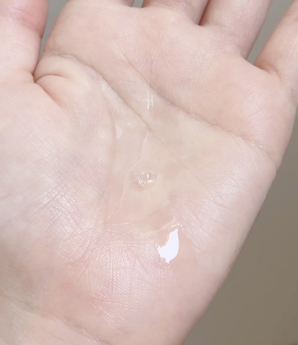 _____noay's tweet photo. 毎日使える低刺激＆高機能なハリケアしたいならSKIN1004のセンテラTECAアンプル使ってみて。ベタつかないのに内側まで潤うからインナードライ肌の私のお気に入りアイテム。最大50倍のTECA配合で集中鎮静ケアしながら、ベビーコラーゲンで乾燥による小ジワまでケアできるのも優秀すぎる…これ一本で鎮静×バリアケアまでできるから、ゆらぎやすい肌の先回りケアにおすすめ PR