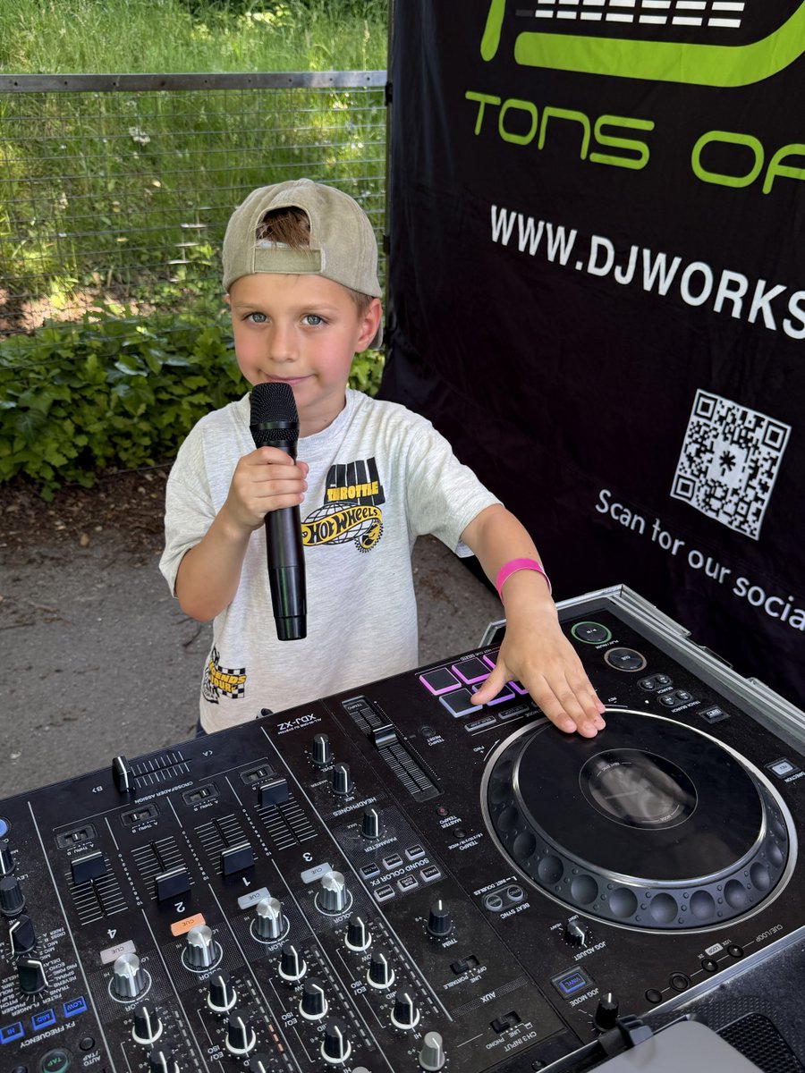 MSDCnews's tweet photo. Did you come along to Skate Fest? 🛹

Over 250 people joined us at three free events across Mid Sussex this half term, trying out skateboarding, BMX, scootering and more.

We’ll be running more free events in the summer holidays. 

Follow our page to never miss an update. 🔔 https://t.co/AZZjxyQCFF