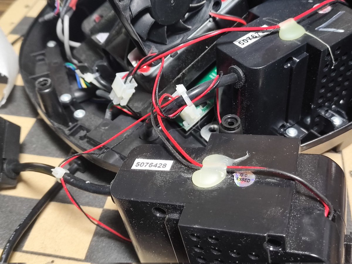 YubellRS01's tweet photo. 電源がダメになってしまっていたT300RSを電源交換いたしました。
モーターの他に内部の専用電源も意外と壊れる箇所です！ https://t.co/PM9npCEVKH