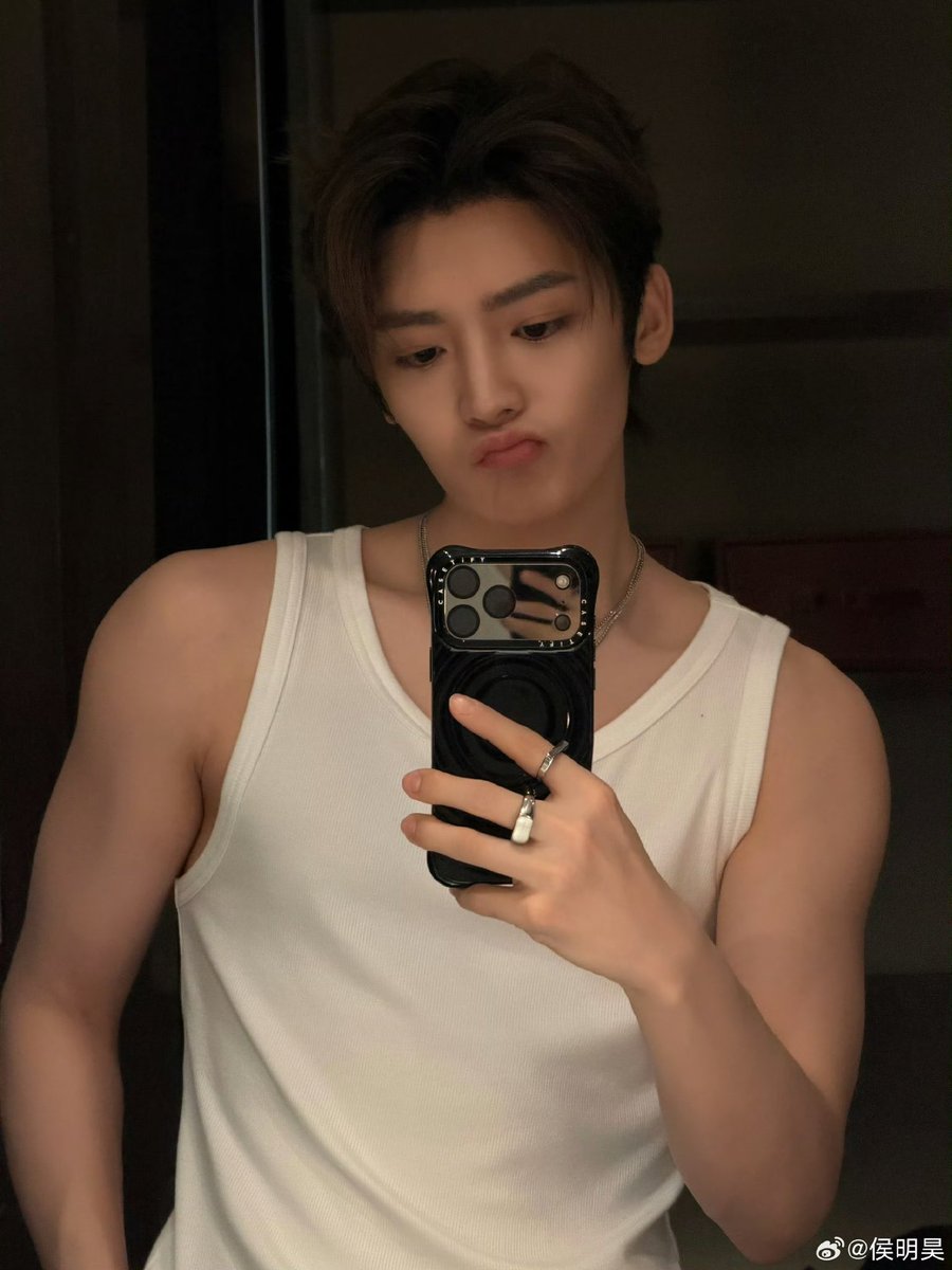fallhmhzz's tweet photo. 츄팝춥스 대언인 역시 착실하시다......... 
네네 구매할게욬ㅋㅋㅋㅋㅋㅋ💕💕💕 https://t.co/gw1iq4jDoW