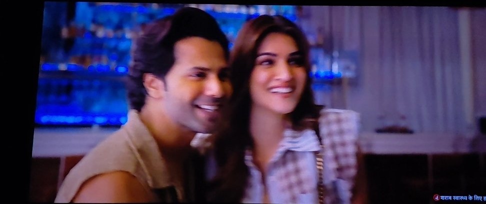 itstisha_7's tweet photo. Loved Kriti's cameo so much and the way she acted was amazing 

#KritiSanon https://t.co/xqtixyQ4GR