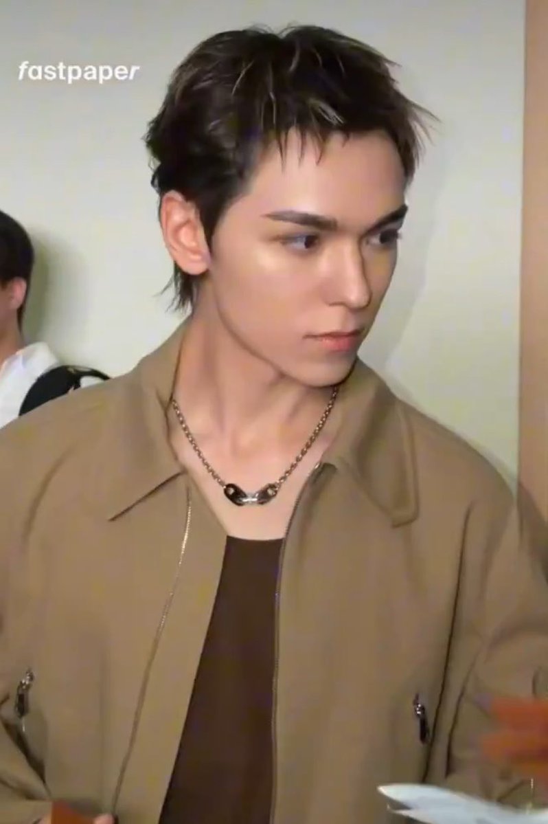 minsolaria's tweet photo. idk why but the necklace reminds me of this vernon …. https://t.co/MPD4c9dCye