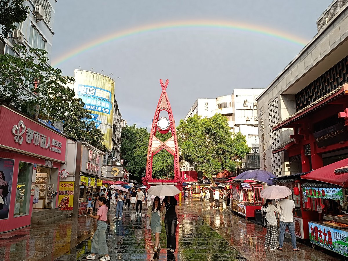 NoRouteExplore's tweet photo. Show me a better Rainbow photograph than this 🌈
I take on that challenge 😀 https://t.co/gWsOrCIfAW