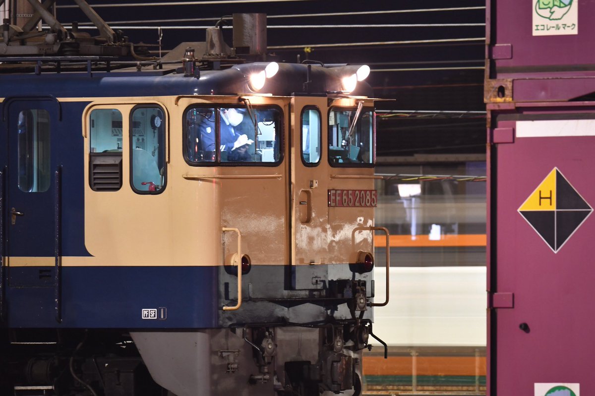 udo_0516's tweet photo. 夜はより格好良さが増すpf。
時間が許す限り撮り続けていきたい。

#EF65の日 https://t.co/6rP89QwbXQ