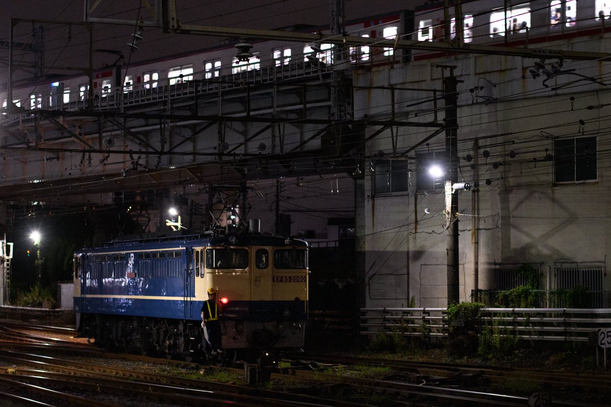 udo_0516's tweet photo. 夜はより格好良さが増すpf。
時間が許す限り撮り続けていきたい。

#EF65の日 https://t.co/6rP89QwbXQ