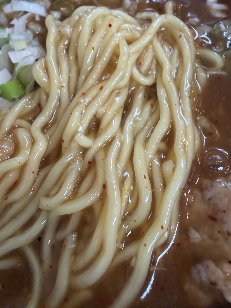 keejey's tweet photo. 坦坦麺餃子工房 北京@宮崎台

特製タンタンメン
餃子
瓶ビール

こんな涼しい夜は
やはりタンタンメンと餃子
それにビールですよね
知らんけど

ザーサイとひき肉がクセになる旨さ
そして
餃子！
これモチモチで超🐴
リピ確定👍 https://t.co/gR1j3nRZ7l