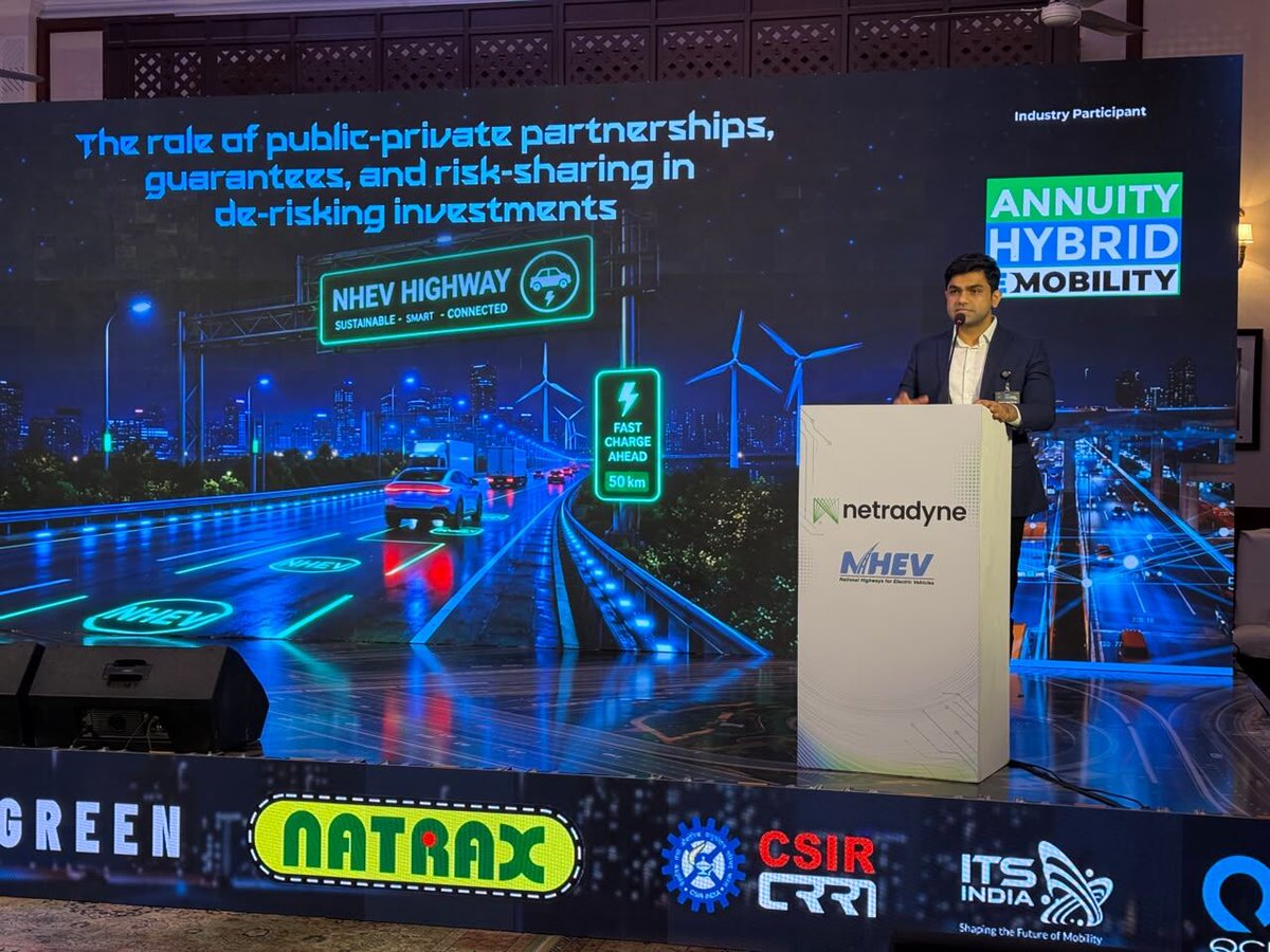 NHforEV's tweet photo. He emphasized that E-Highways will grow through integrated ecosystems generating value across mobility, charging, logistics, data, and connected services.

#11thWGM #3EHighways #ElectronicHighways #SmartMobility #ElectrifyEveryMile

(2/2) https://t.co/1snkuQxXnX