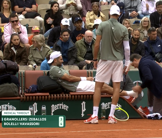 SamuSinner's tweet photo. Dal punto di vista dei problemi fisici è un #RolandGarros sfortunato per l'Italia.
Forza #Bolelli e #Vavassori 🇮🇹 https://t.co/9syrkSiXcM