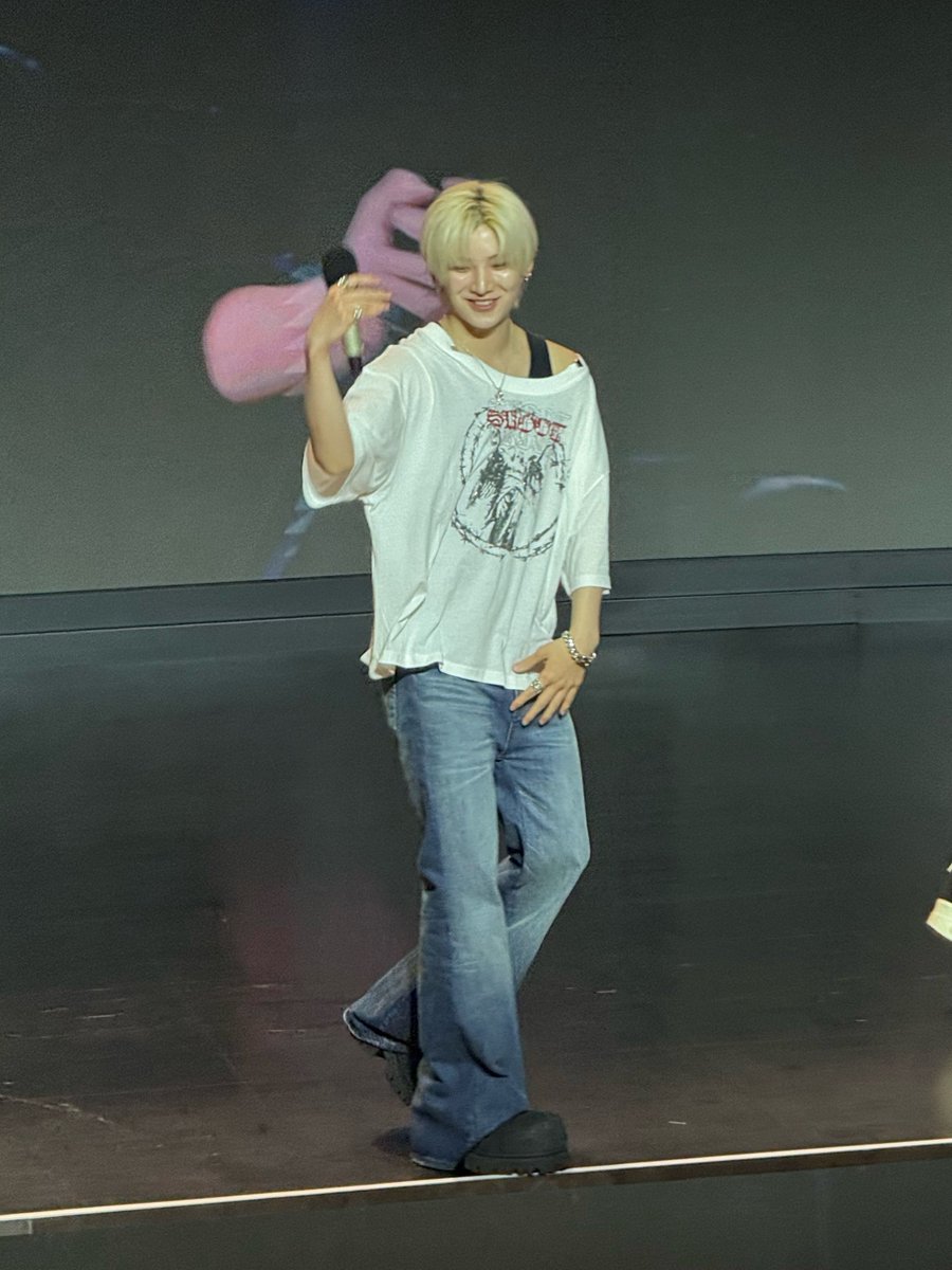mya2O7's tweet photo. ㅇㅋ 180 신발 확인 https://t.co/NbAxpiV375