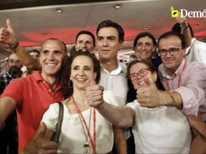 pabloharour's tweet photo. Gallardo juró ante el juez que “apenas conocía” a Sánchez y que no podía haberle pedido la plaza para su hermano… pero las fotos lo muestran abrazado con Pedro y Begoña Gómez desde 2014, tres años antes de la polémica convocatoria 

https://t.co/yKHdjGpSJ6 https://t.co/beWeXiYdXz