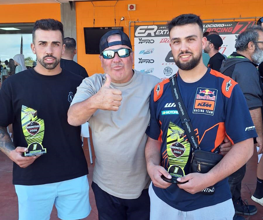 ElCortoDigital's tweet photo. Team Cuberos triunfa por partida doble en la segunda prueba del Campeonato de España Minimotard Challenge de Motociclismo, celebrada en Badajoz https://t.co/z8AbtLBLrK vía @ElCortoDigital https://t.co/Aut2Apwn0Y