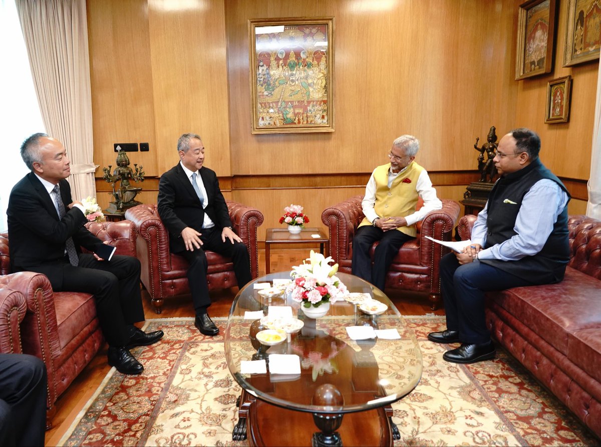 DrSJaishankar's tweet photo. Pleased to meet Shingo Ueno, CEO, Sumitomo Corporation in New Delhi today. 

Discussed opportunities for Japanese businesses in India’s growth and modernisation. 

Appreciated Sumitomo’s commitment to ‘Make in India’. Sumitomo can make an important contribution to the investment target of ¥ 10 trillion over the next decade. 

🇮🇳 🇯🇵