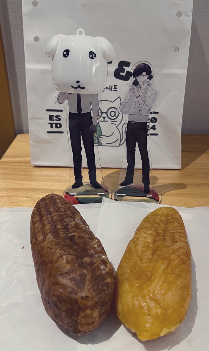 meimin6T_T6's tweet photo. これはガナディの洗礼を受ける大崎さん。（コーンパン、美味しかったです。） https://t.co/hJUDaz97bY