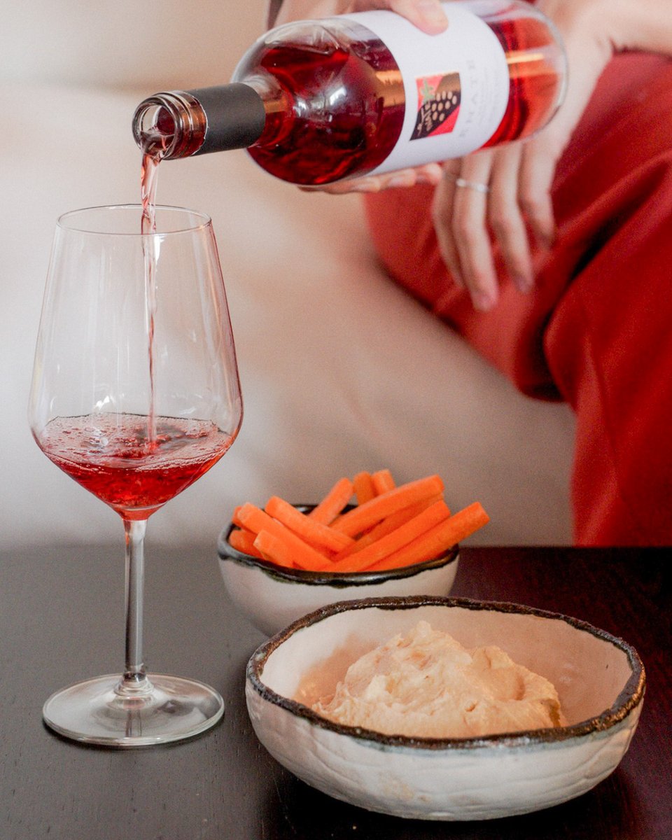 JDicoval's tweet photo. El hummus de siempre con Enate Rosado.

Este puede convertirse en tu nuevo aperitivo favorito.

¿Lo pruebas?🥂

#ENATE #Rosado #Dicoval https://t.co/GIdF7qfkO7