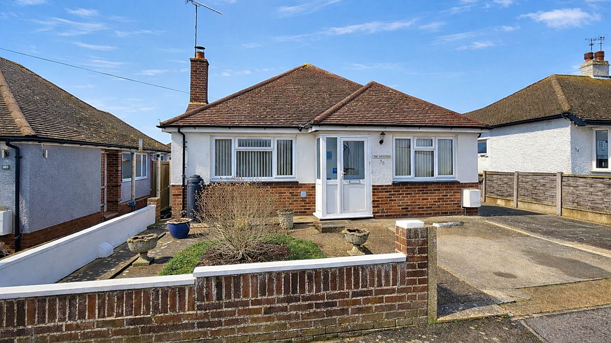 DC_Estates's tweet photo. New price ✨ Fernlea Avenue, Herne Bay

Detached Bungalow | Offers In Excess Of £350,000 Freehold
🛏 2 | 🛋 1 | 🛁 1

View full details:
https://t.co/FXdzmSFco8 https://t.co/ZSssFXZ5qh