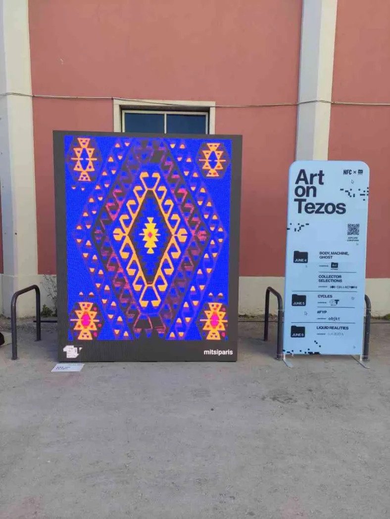 MitsiParis's tweet photo. Thnx @artontezos_ @TeiaCommunity @hartverse for this opportunity to exhibit my work in Lisbon 💫 https://t.co/UeUVz6lPCK