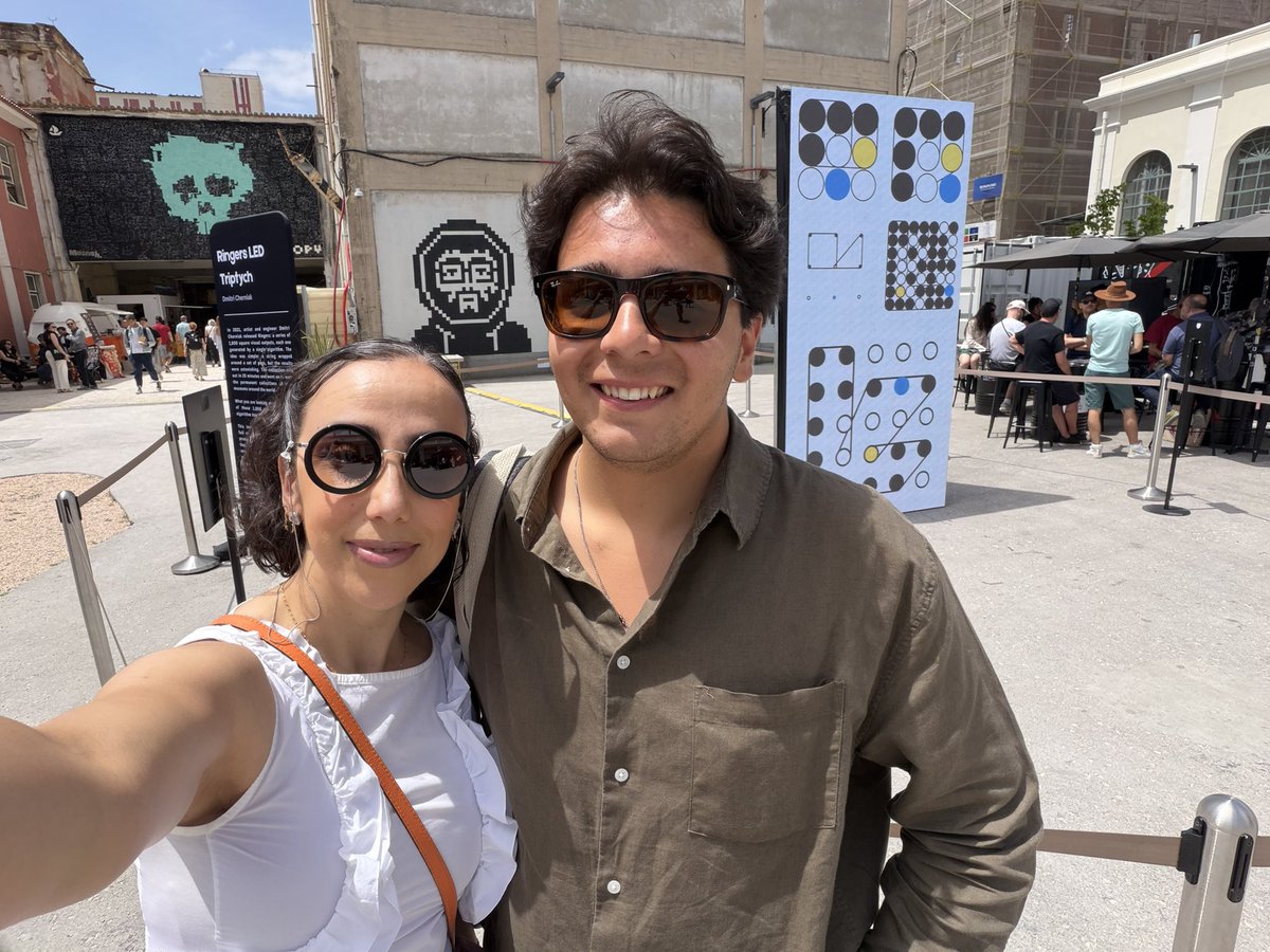 Randocatss's tweet photo. GM🤍
Happy Friday to all!🚀🚀🚀

Yesterday in Lisbon at the @NFCsummit we loved it👏🏻

Having an absolute blast
@OMNFTs @RandoGallery https://t.co/chlsMXavS7