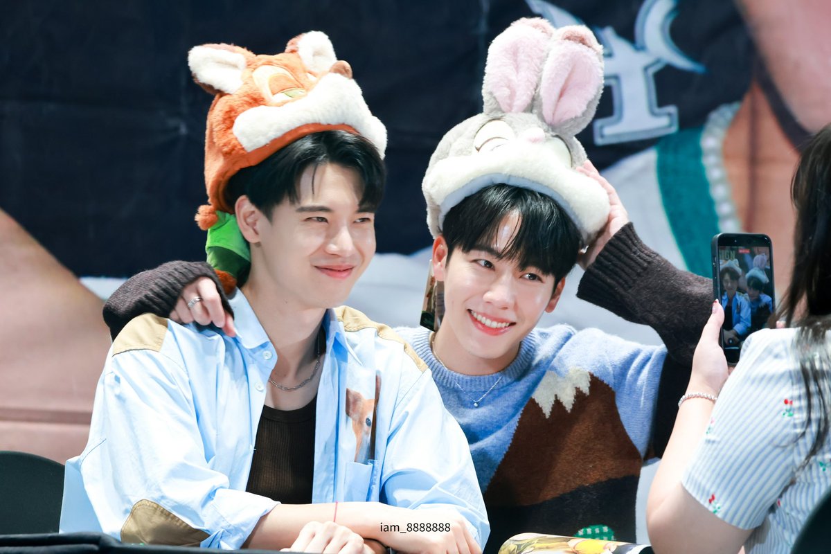 iam_8888888's tweet photo. 31052026

🦊🐰☺️

#SR_YINWAR2NDFANSIGN 
YINWAR 2ND FANSIGN SIRACHA
@yinyin_anw @warwanarat 
#yinyin_anw #warwanarat https://t.co/v0AivvTBbm