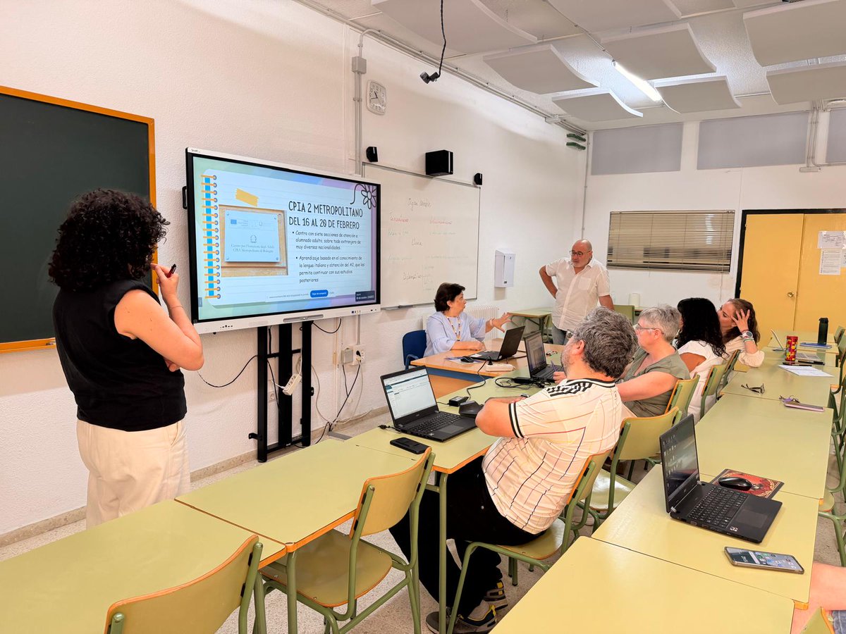 ipepcordoba's tweet photo. Hoy hemos celebrado una jornada de difusión de las movilidades de Job Shadowing realizadas por el profesorado del IPEP Córdoba dentro de nuestro proyecto Erasmus +.

Durante el encuentro, compartimos nuestra experiencia en los centros educativos 
@edpermanente @sepiegob https://t.co/9rUmrUL7eh