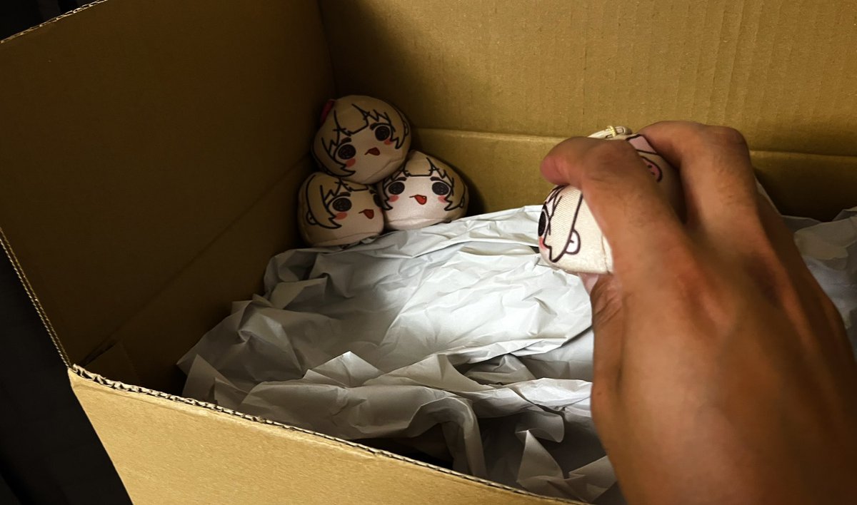3mogumogu7's tweet photo. 死んだと思ってたみちもちが突然戻ってきて、どちゃくそビビるみちもちたち https://t.co/k8GX2HJ5K3