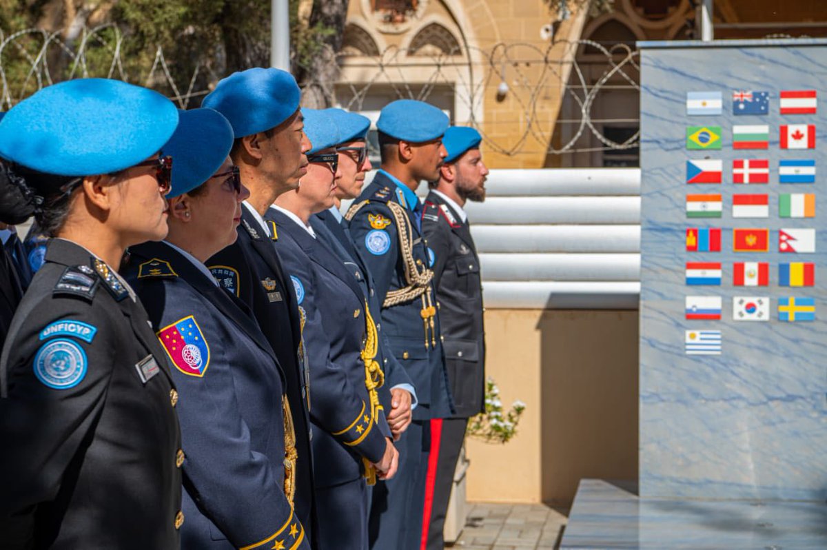 UNPeacekeeping's tweet photo. On 29 May, #PKDay honored UN peacekeepers past &amp; present serving the cause of peace.

Today, @UN Chief @antonioguterres will preside over a wreath-laying &amp; awards ceremony at UNHQ.

❗Watch live at 10 AM EST: https://t.co/ehnnVVluYk

📸 @UNIFIL_ @MONUSCO @UN_CYPRUS @unmissmedia https://t.co/iCx1te6WLV