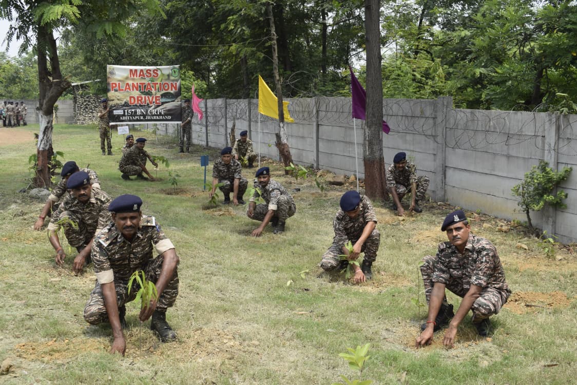 CRPF_Jharkhand's tweet photo. 🌱World Environment Day 2026🌍
Jharkhand Sector celebrated its commitment through a large-scale tree plantation drive under the aegis of Sh. Deepak Kumar, IPS, SDG, CZ CRPF and Sh. Saket Kumar Singh, IPS, IG, Jkd Sec CRPF.
"Plant a tree today, nurture a better tomorrow." 🌿 https://t.co/jHZQcWCYRf