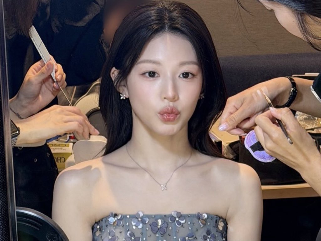 hwanhons's tweet photo. 😗 https://t.co/pccETaH5ib