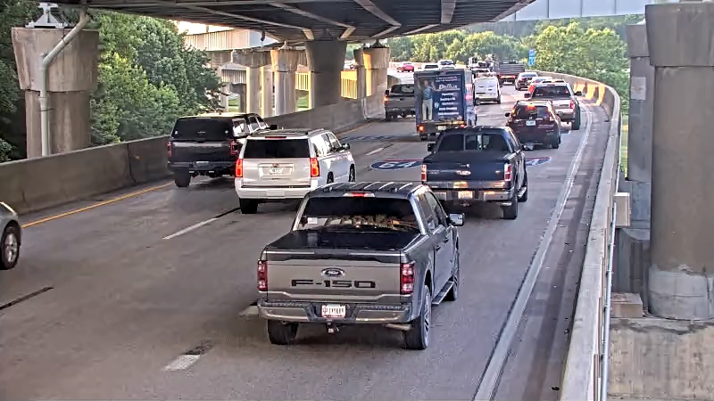 502Traffic's tweet photo. I-64EB rolling across the Sherman Minton Bridge is stop and go. https://t.co/6X1CqjYFWV