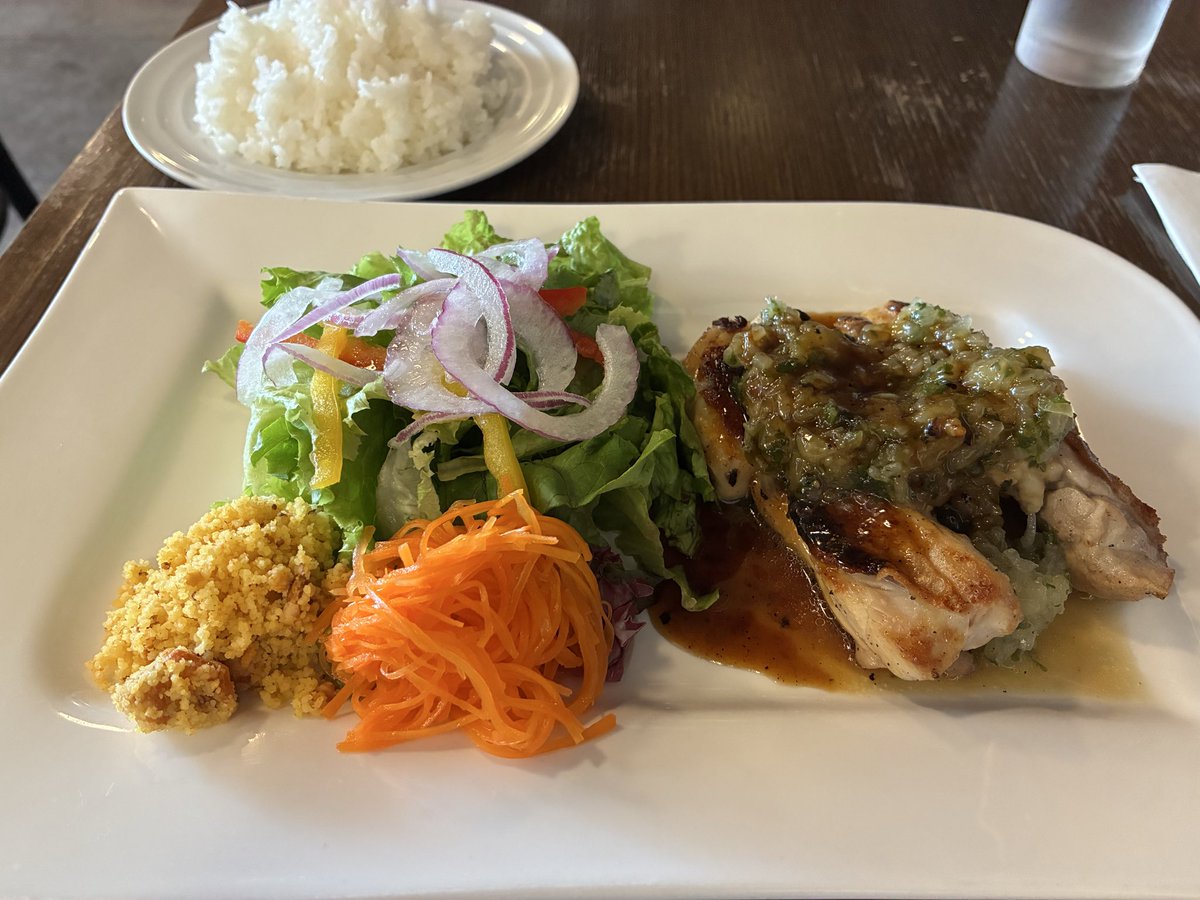 undotkms's tweet photo. 今週のランチ
←月曜
→金曜
同じ席で同じメニュー
明日も食べたい https://t.co/l0L7jMBrKb