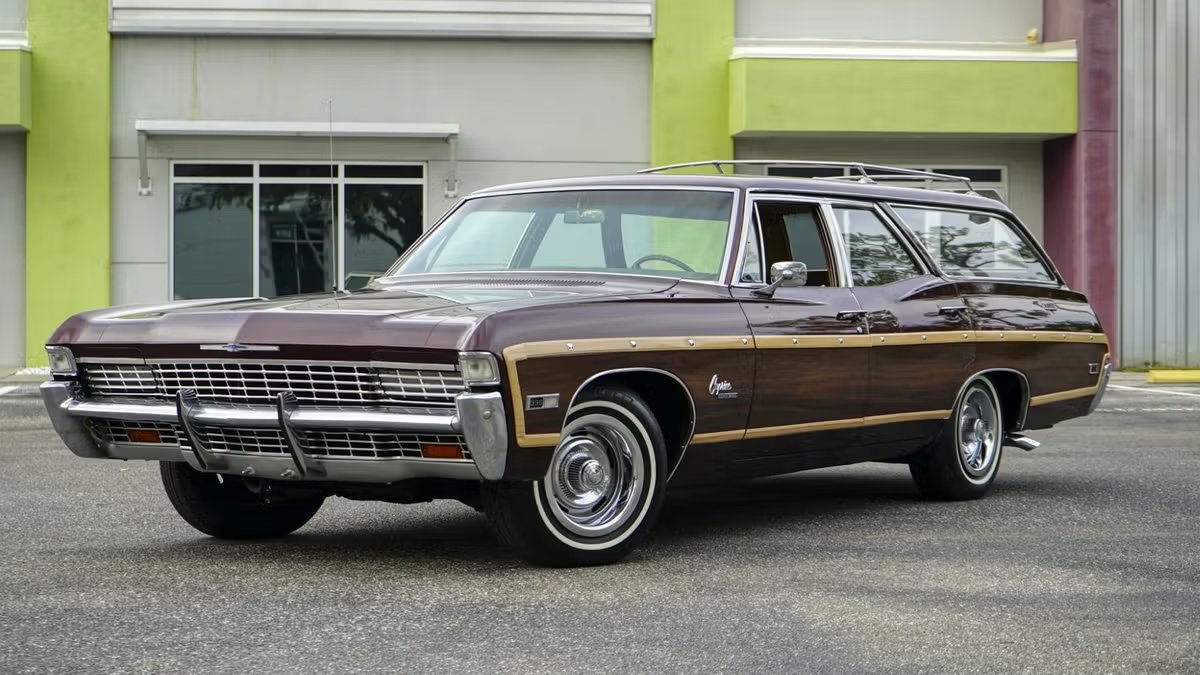 aradicalmind's tweet photo. @nelmagene2010 Both,  this is a Father/Son set.  I can easily envision both in a Suburban drive way.  You just forgot to add Mom's car. https://t.co/9gxsCYCnAy