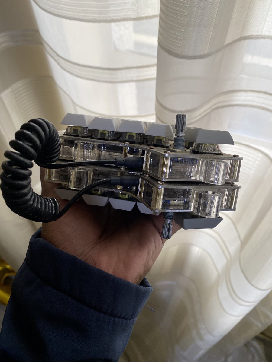 kaka_ruto's tweet photo. Took out my 5 year old mechanical keyboard from the garage and sold it to a friend

I soldered and assembled this thing into being 😂

Mechanical keyboards is where it’s at! https://t.co/iLXg5ISt47