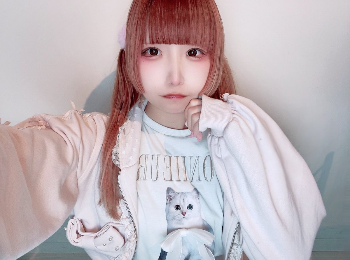 Juno_HCD's tweet photo. さっき自撮りしてたら隣から撮られてた https://t.co/42pfLBQ6UZ