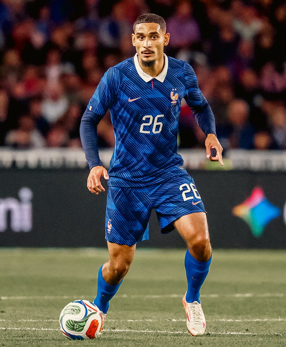 CPFC's tweet photo. Maxence Lacroix, Allez, allez 🇫🇷🥰 https://t.co/XvgLepuKYE