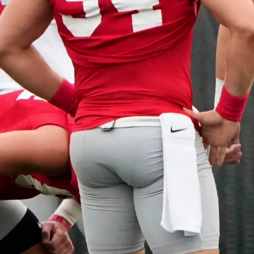 mattyrec's tweet photo. That perky bubble butt all men crave https://t.co/lIbnCw9k1C
