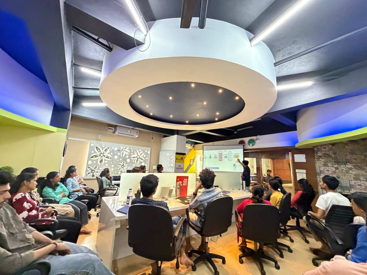 TheWebPeople_in's tweet photo. As part of our tech community initiative, we hosted a session on “Retrieval-Augmented Generation (RAG) in Modern AI” by Sachin Upparna, fresh from campus.
Learning, sharing, growing together 🚀

#RAG #AI #TechCommunity #Innovation #KnowledgeSharing https://t.co/FBvoMePDSa